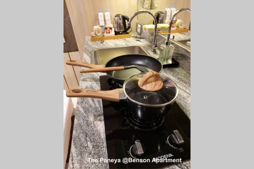 The Paneya @Benson Apartment Сурабая Екстериор снимка