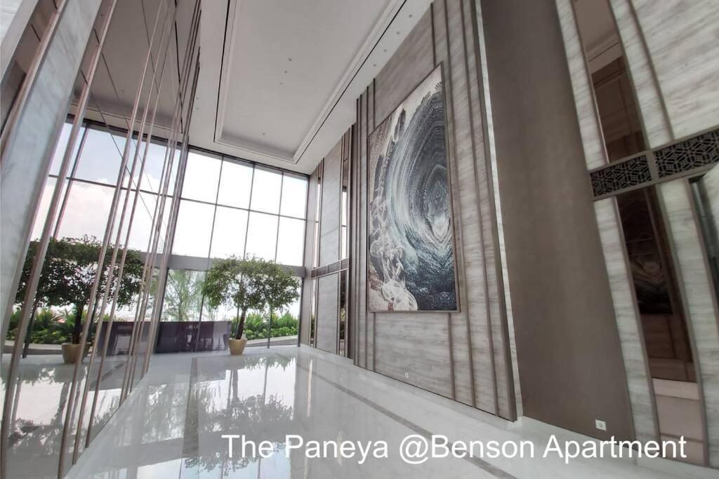The Paneya @Benson Apartment Сурабая Екстериор снимка