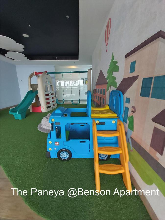 The Paneya @Benson Apartment Сурабая Екстериор снимка